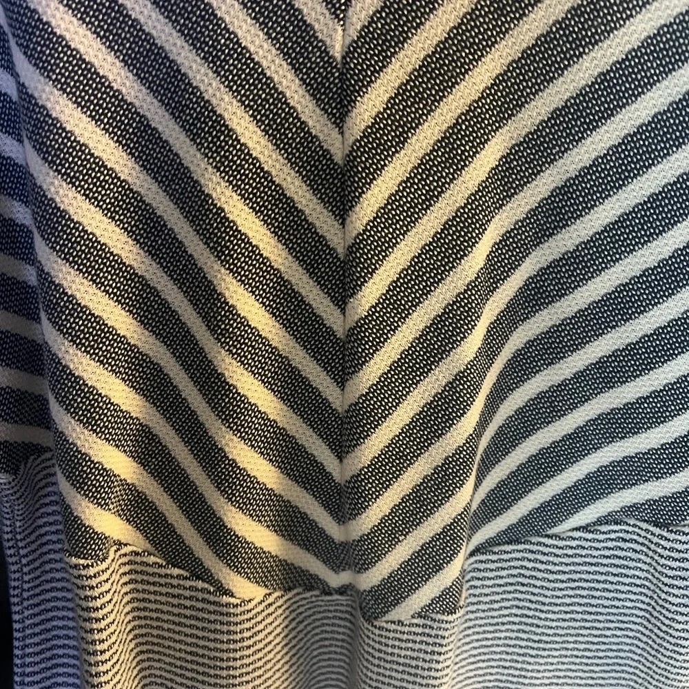 Doe and Rae blouse - Picture 2 of 5